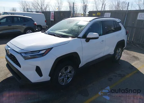 2025 Toyota Rav4 Xle z USA, uszkodzony, nr VIN 2T3W1RFV1SW377384